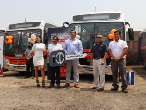 Hino Perú junto al concesionario Autoespar entregan importante flota de buses a empresa  Transnasa