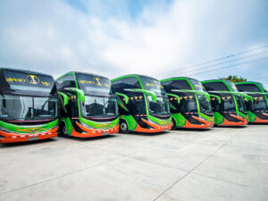 Empresa Ronco presenta su flota y renueva alianza con Divemotor adquiriendo 6 buses doble piso de Mercedes-Benz