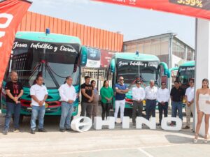 Hino Mitsui y Apple Bus impulsan el transporte en la zona norte con la entrega de nuevos buses