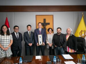 La PUCP y Toyota firman convenio que impulsa proyecto de diseño ecoamigable