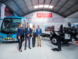 Lanzamiento del nuevo bus MF100 Euro V de FUSO con mayor seguridad, torque y potencia