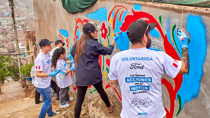 Ford Perú y TECHO unen esfuerzos para fomentar “Comunidades Seguras y Resilientes”