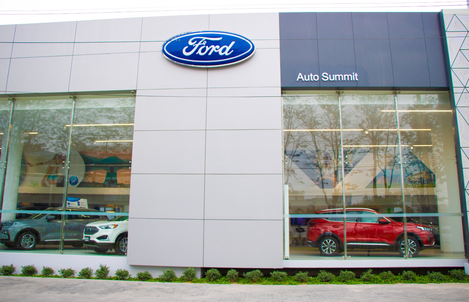 Auto Summit llega a San Isidro con un concesionario de primera clase