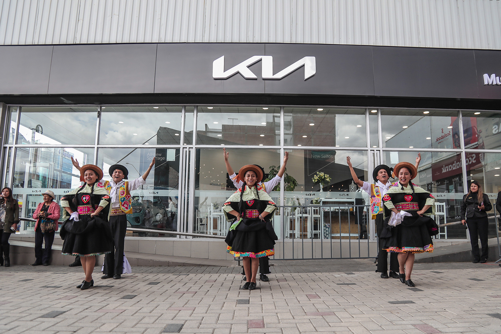 Kia inaugura renovado centro de experiencias en Huancayo