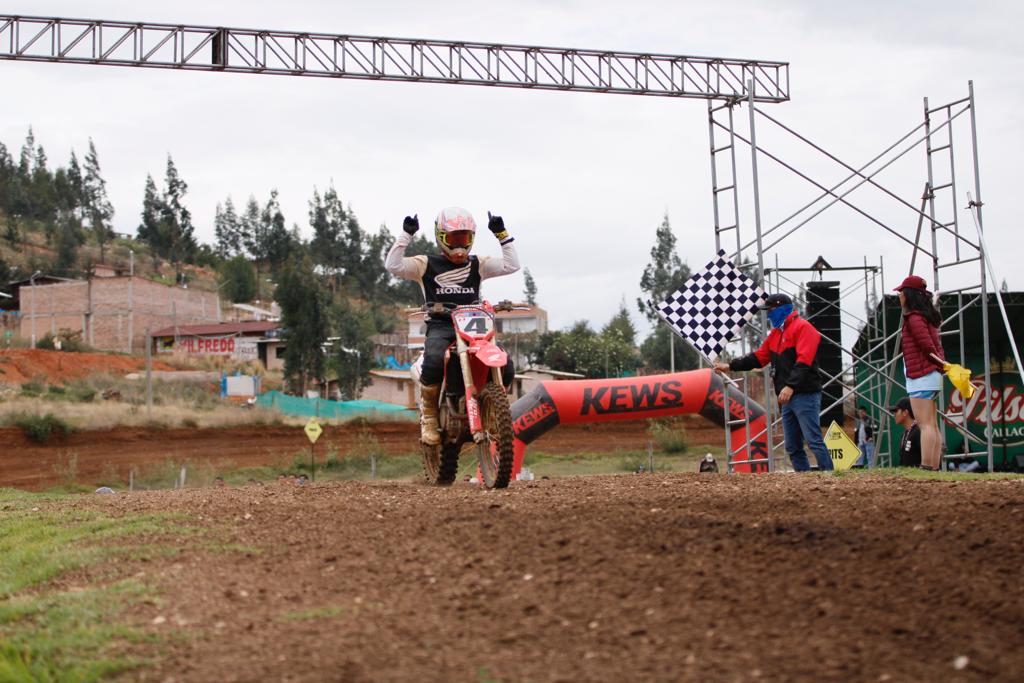 Renzo Cecchi Campeón Nacional de Motocross