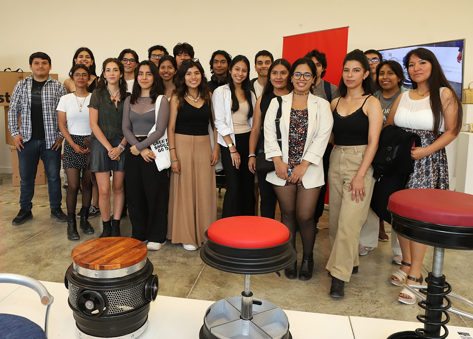 Estudiantes de la PUCP fueron premiados por su innovación y creatividad en proyecto de economía circular de Toyota.