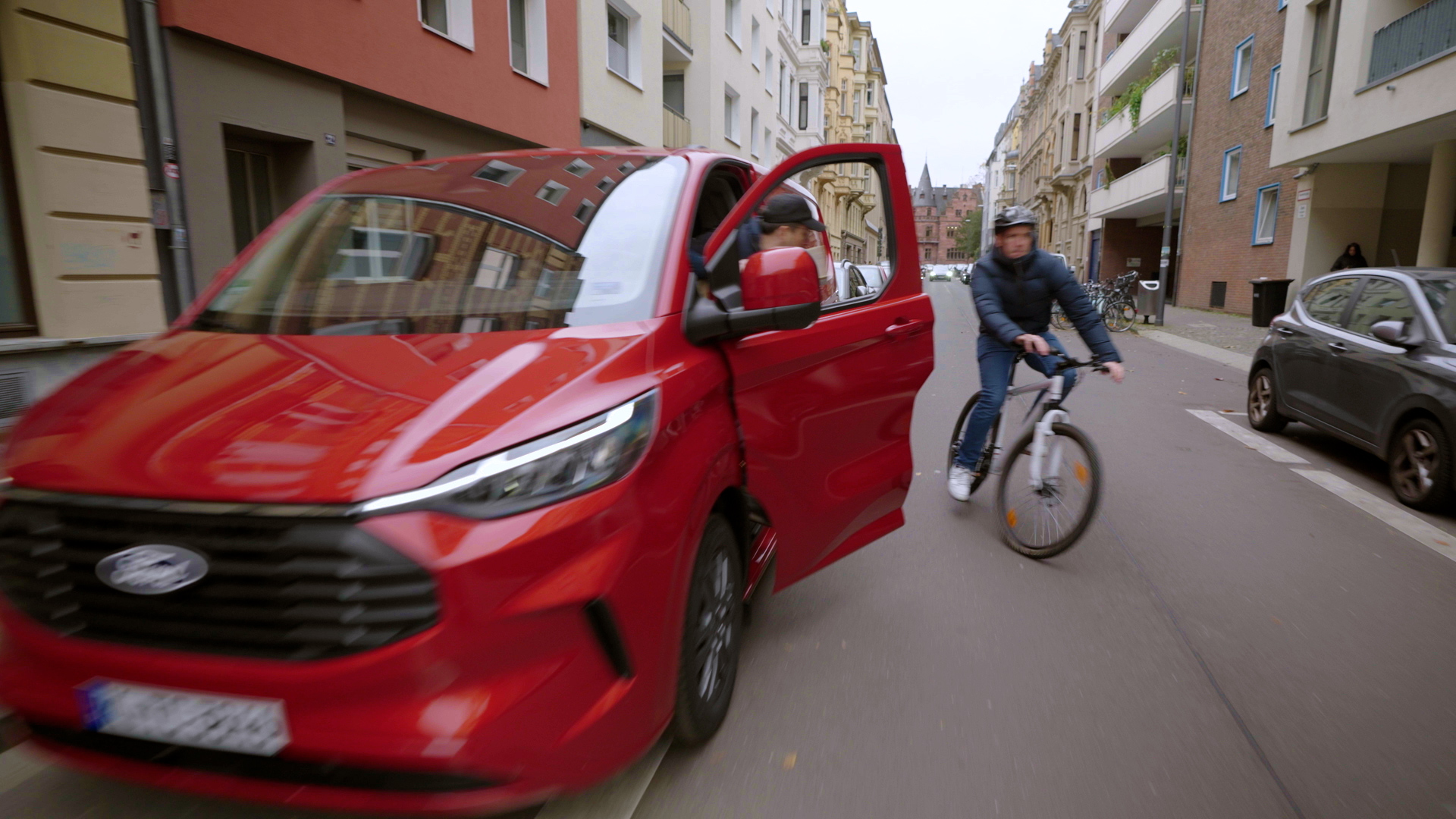 Nueva tecnología de Ford para evitar los “portazos”