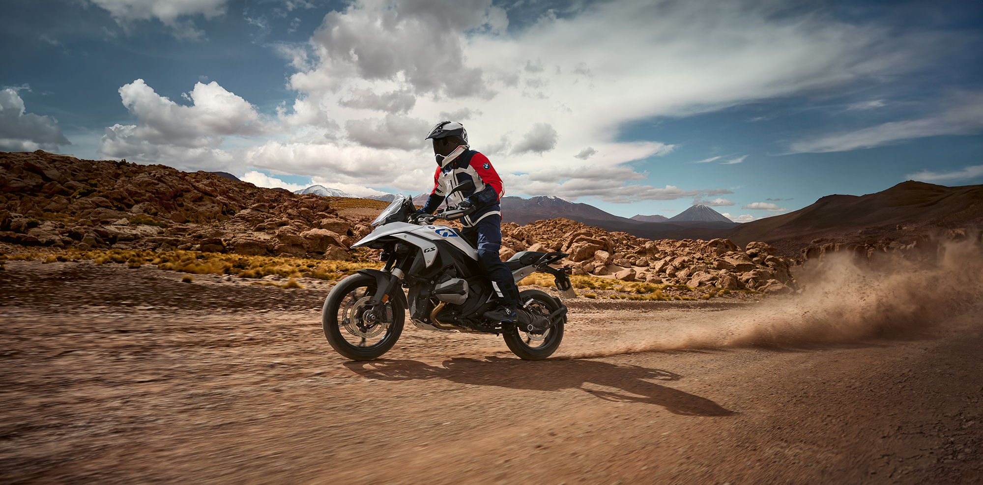 BMW Motorrad celebra sus primeros 100 años de historia rompiendo récords de ventas.