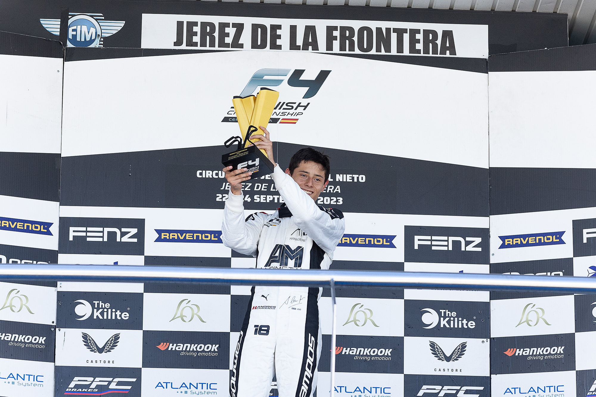 El piloto peruano Andrés Cárdenas arranca su temporada en Europa