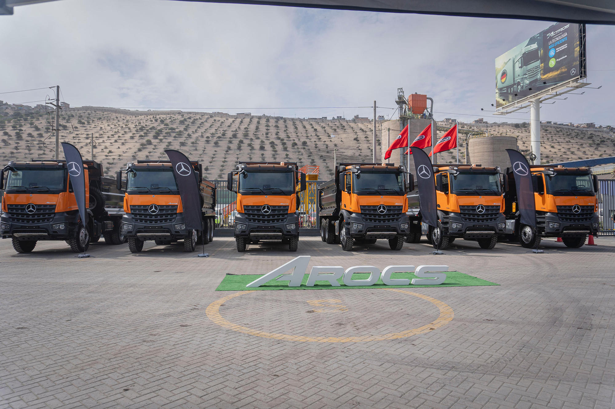Divemotor hace entrega de 6 camiones Arocs a la empresa Entrevías