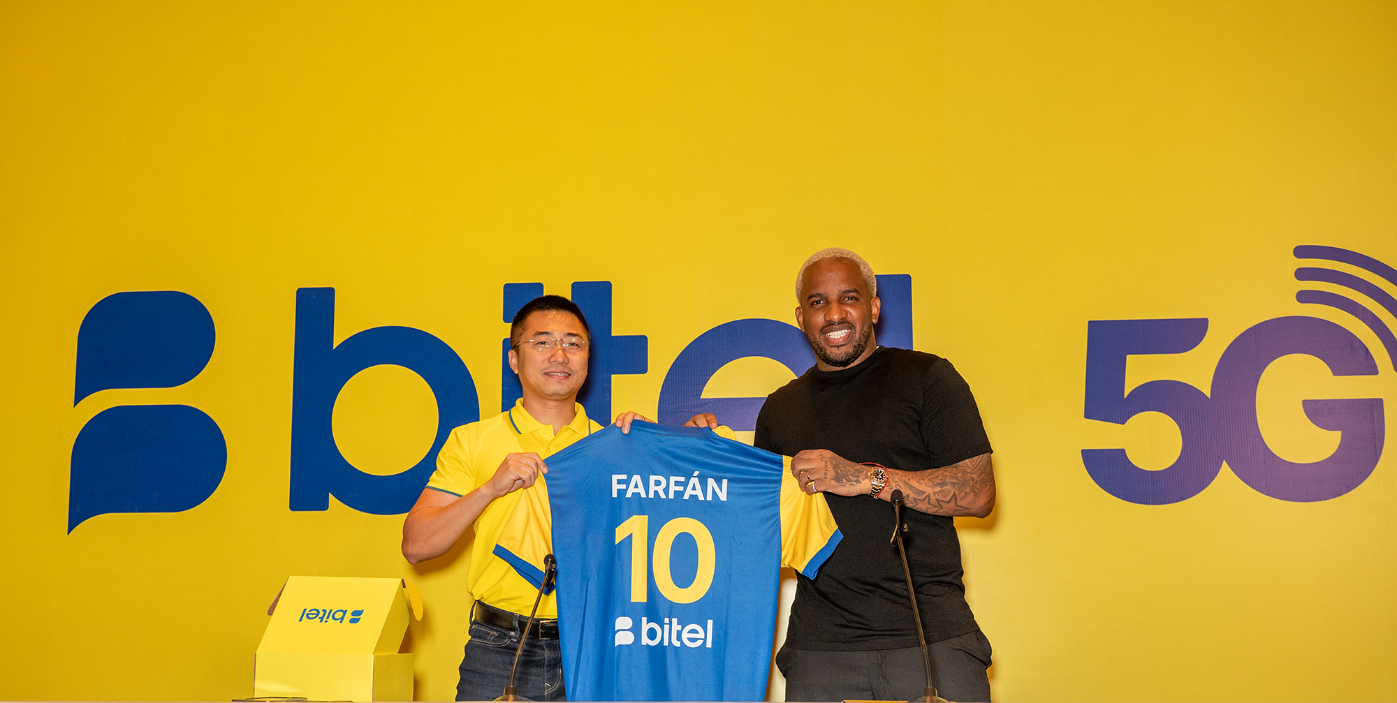 Jefferson Farfán, la nueva imagen de Bitel
