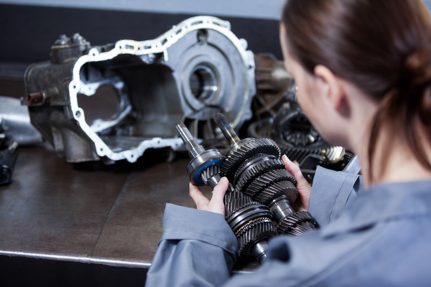 De mecánico a especialista en innovación: El nuevo perfil de los profesionales del sector automotriz