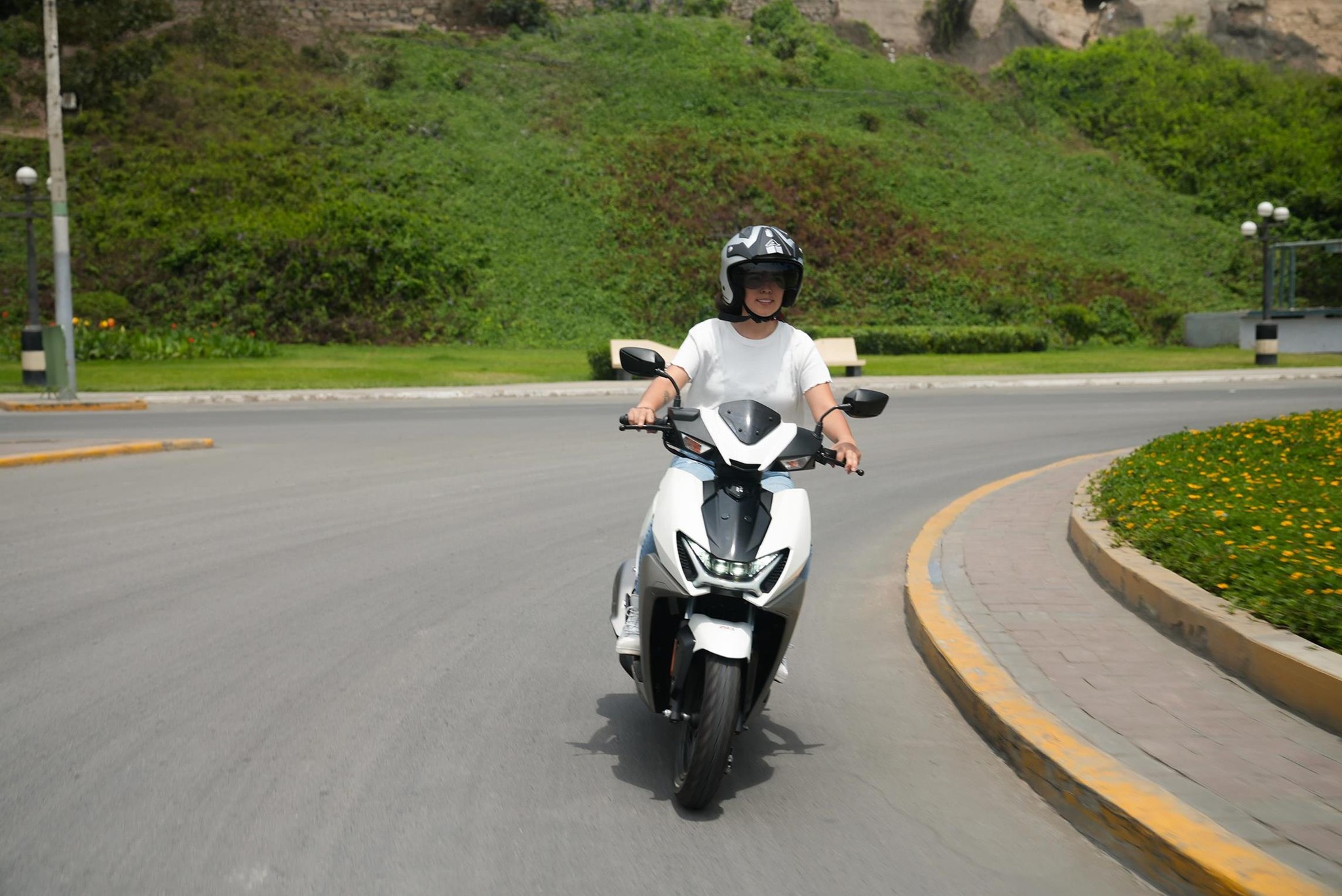 Hero y Grupo Socopur expanden su presencia en el mercado con la nueva Scooter Xoom 110