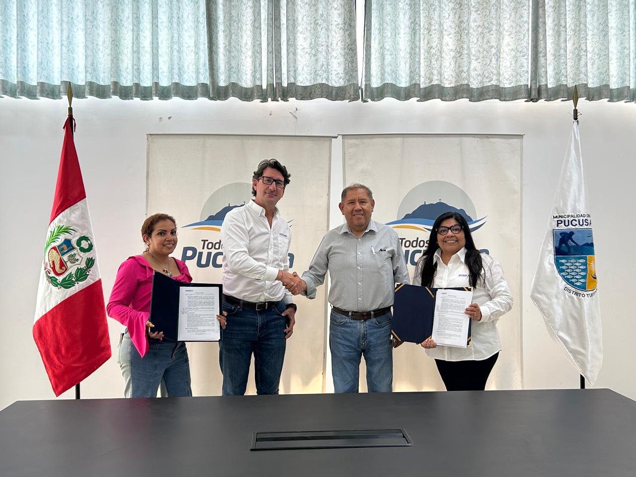 Komatsu-Mitsui entrega equipos de maquinaria pesada a la Municipalidad Distrital de Pucusana para mitigar los efectos de desborde del Río Chilca