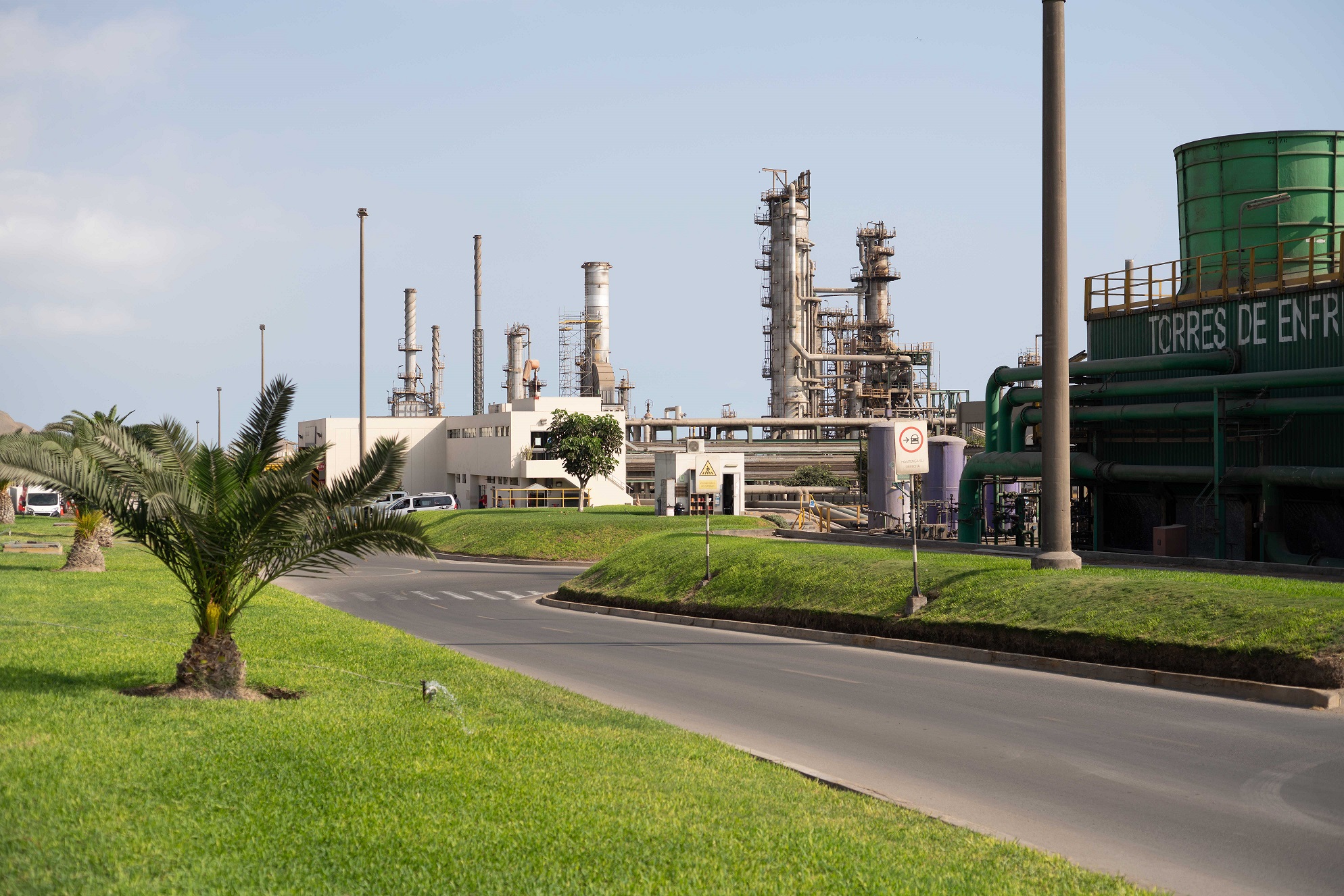 Refinería La Pampilla recibe máxima distinción del MINAM por reducción de emisiones