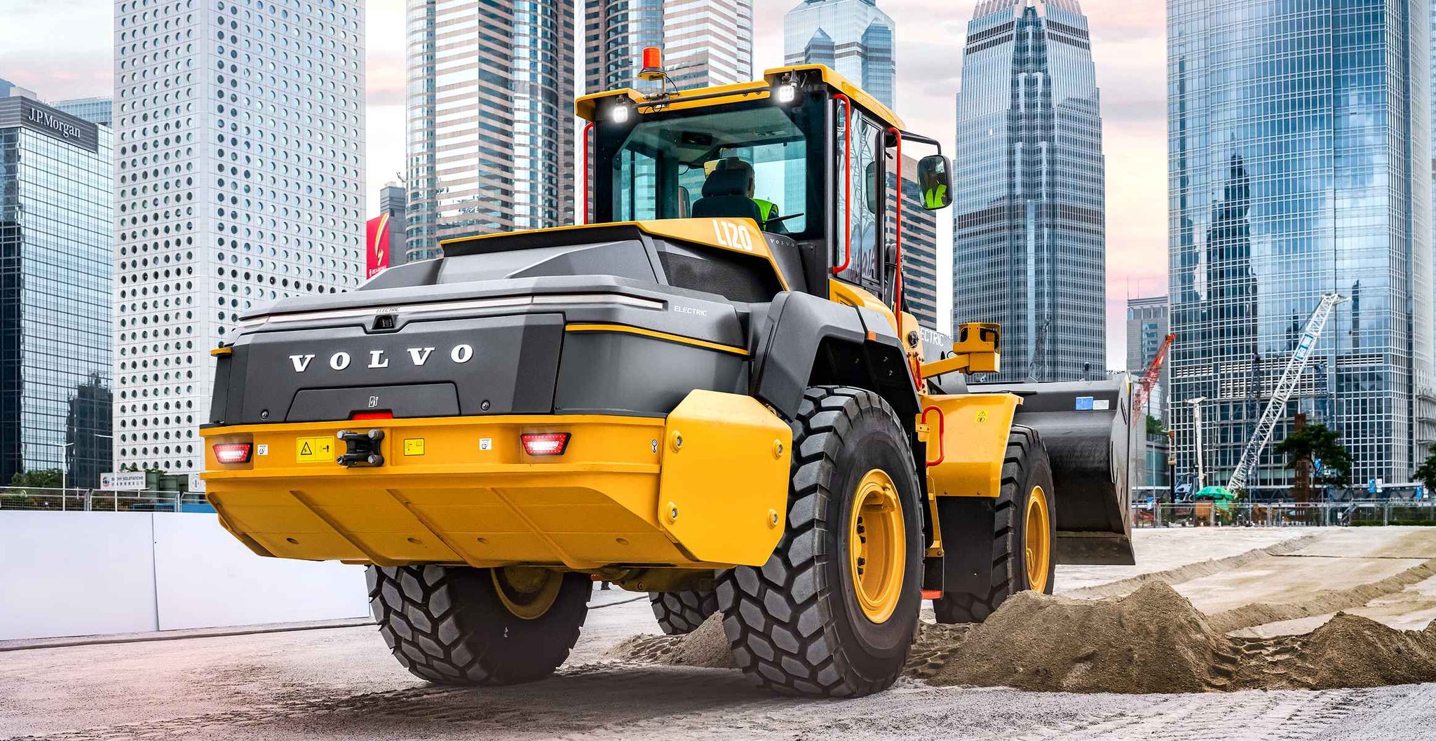 Volvo Group revoluciona el mercado peruano con su primer cargador frontal 100% eléctrico