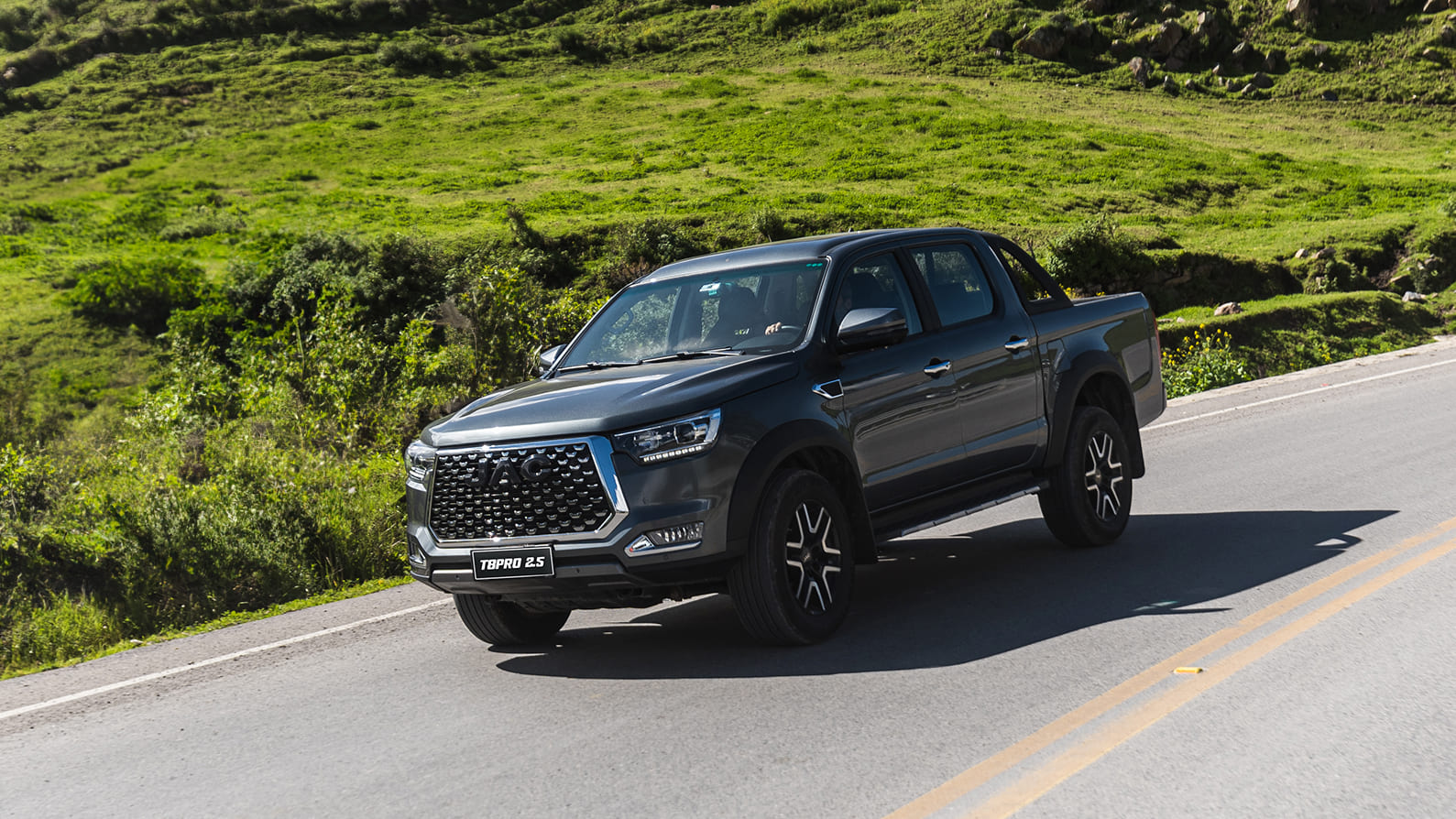 JAC amplia su portafolio de pick-ups y presenta la nueva T8 PRO con motor 2.5 4×4