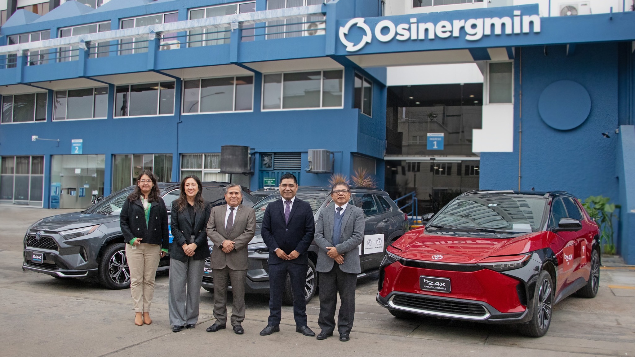 Toyota del Perú y OSINERGMIN impulsan taller sobre movilidad sostenible para fortalecer la transición energética del país 