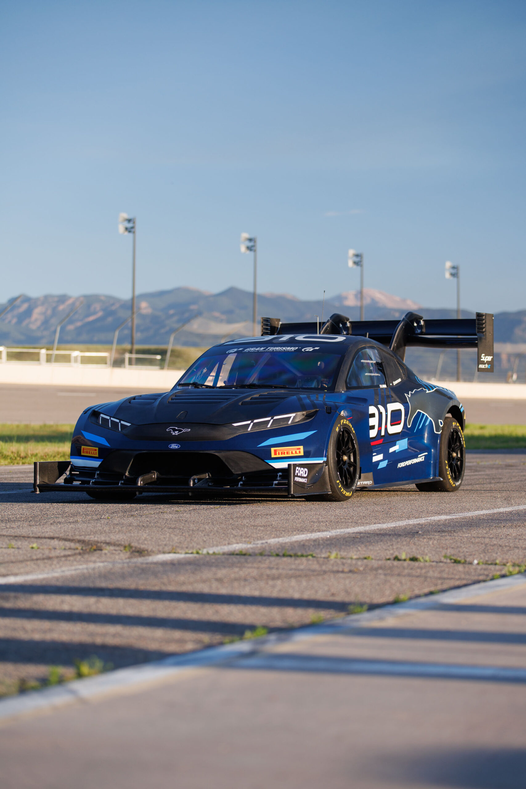 Ford regresa a Pikes Peak con el prototipo eléctrico Super Mustang Mach-E