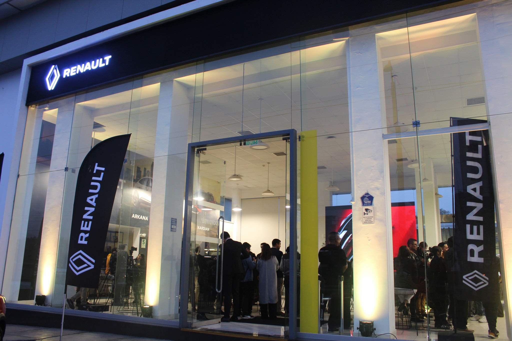 Renault fortalece su presencia en Lima con la inauguración de un nueva tienda en Surco