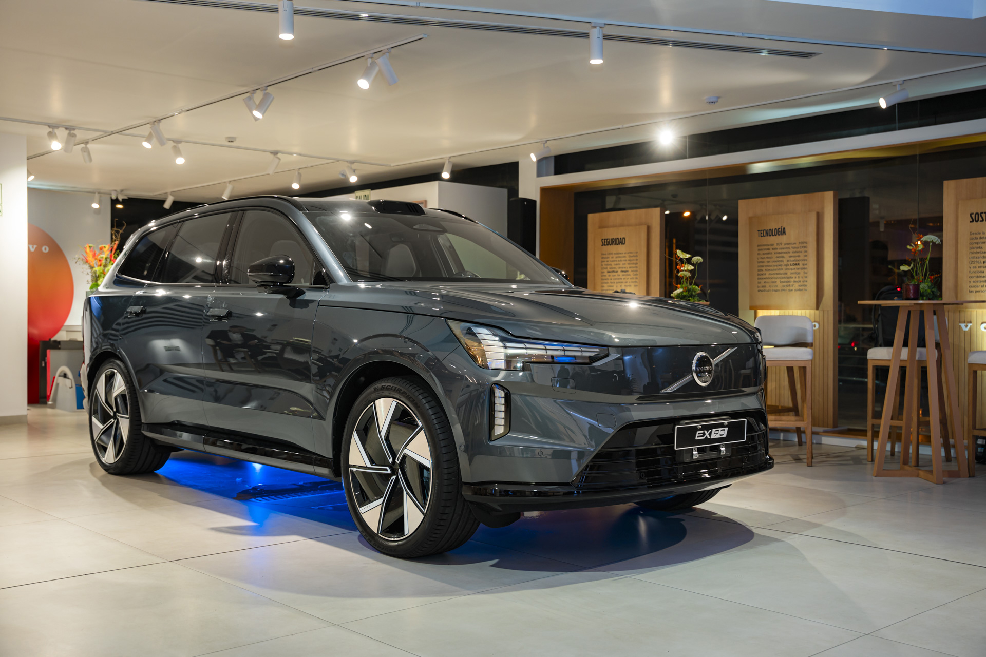 Perú avanza hacia un futuro más seguro y sostenible con el lanzamiento de Volvo EX90