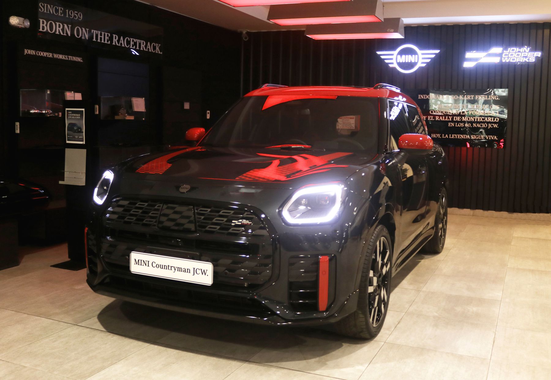 MINI presenta renovada gama deportiva John Cooper Works en Perú