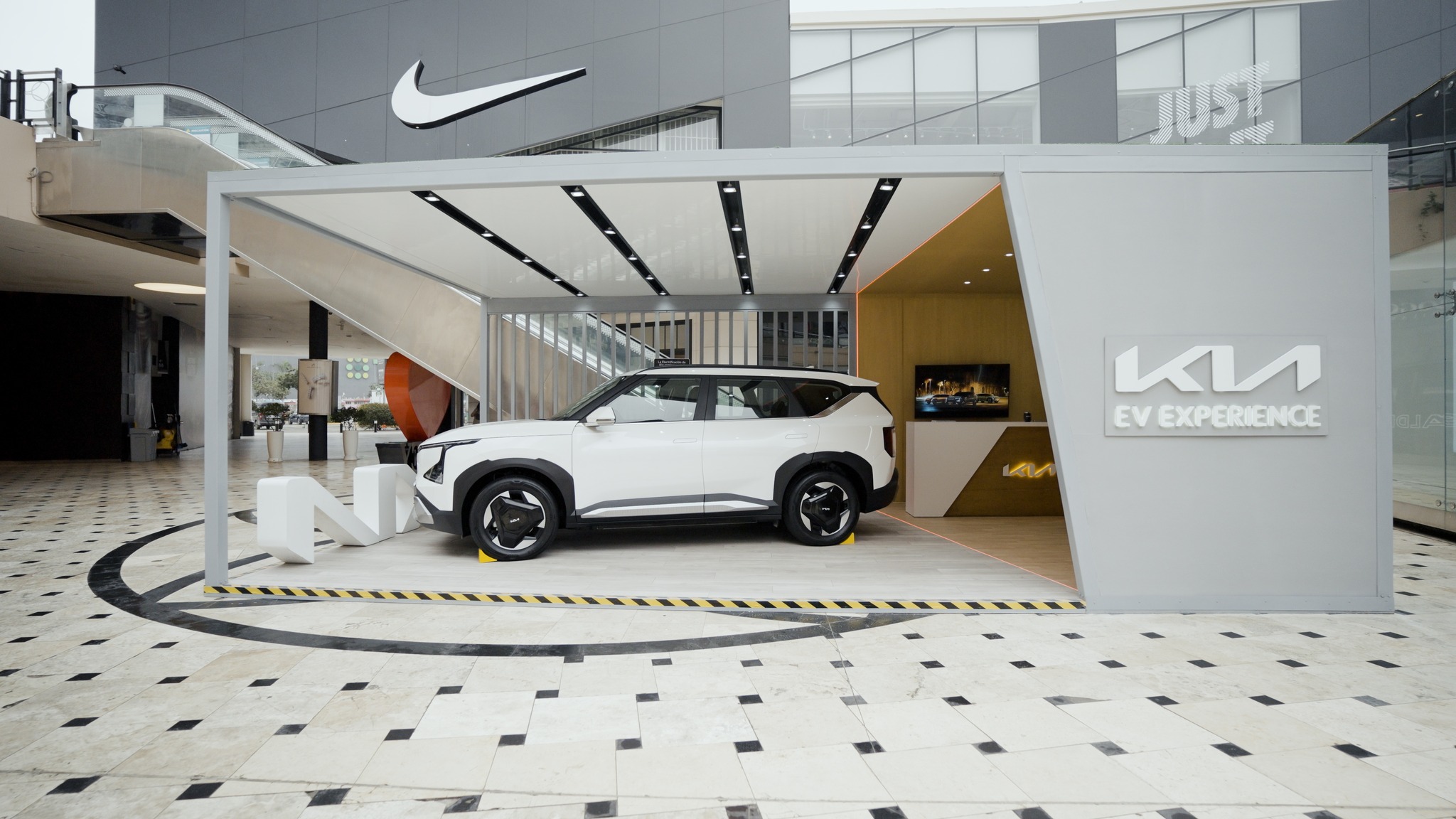 Prueba el auto eléctrico del año en el Jockey Plaza