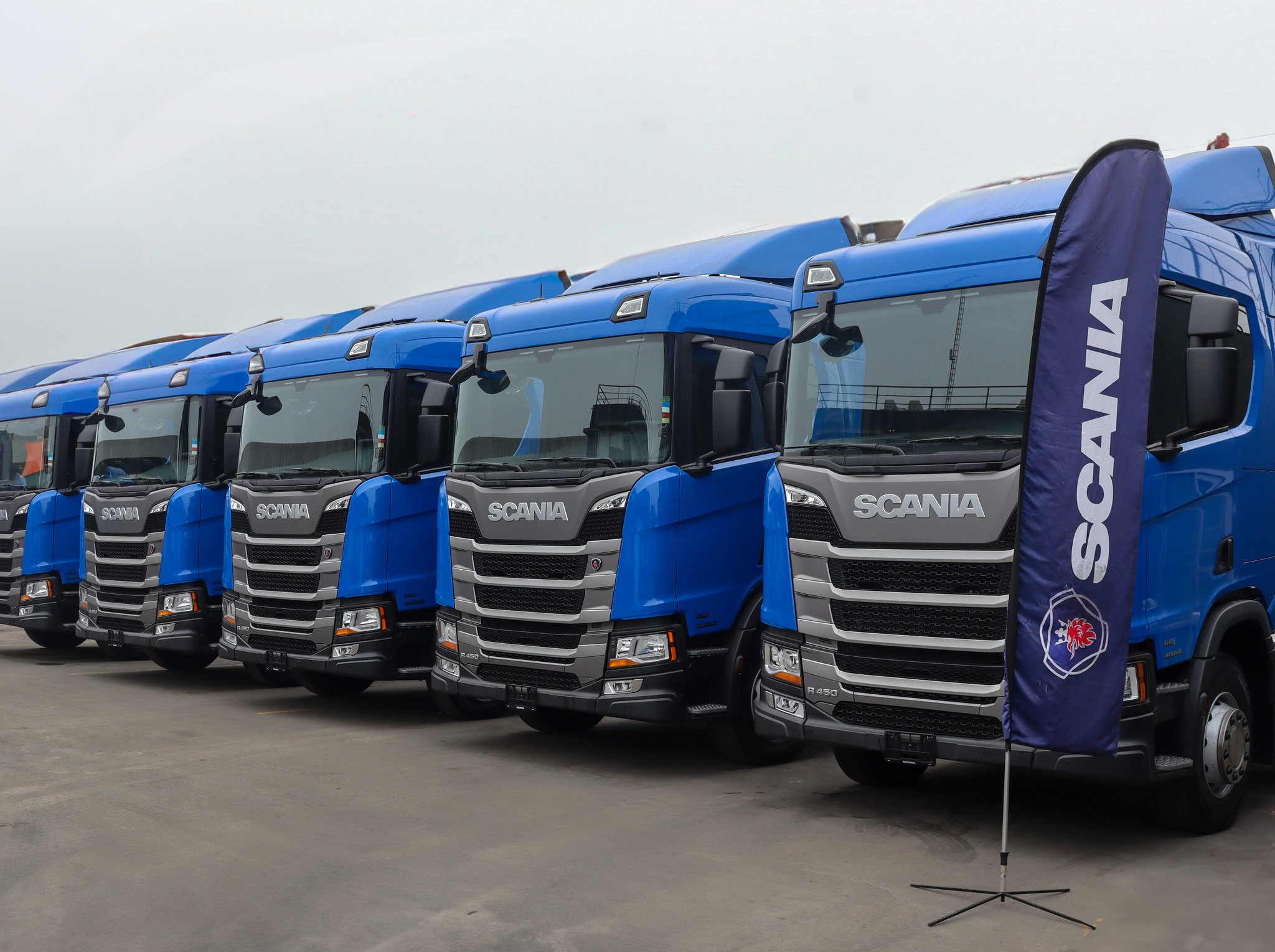 Scania Perú fortalece la operación nacional de Expreso Grael con la entrega de 10 camiones R450A