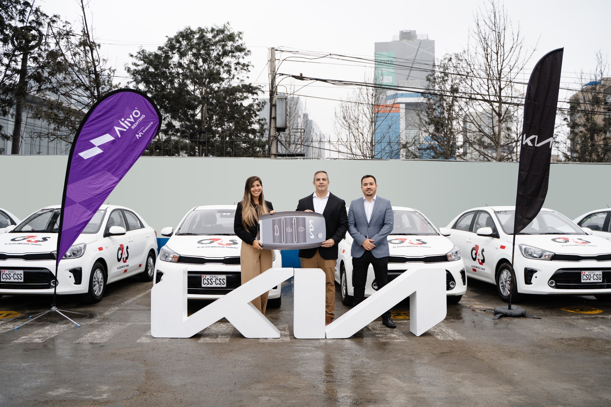 Kia impulsa su liderazgo corporativo con la entrega de flota del Kia Soluto, el auto más vendido del Perú