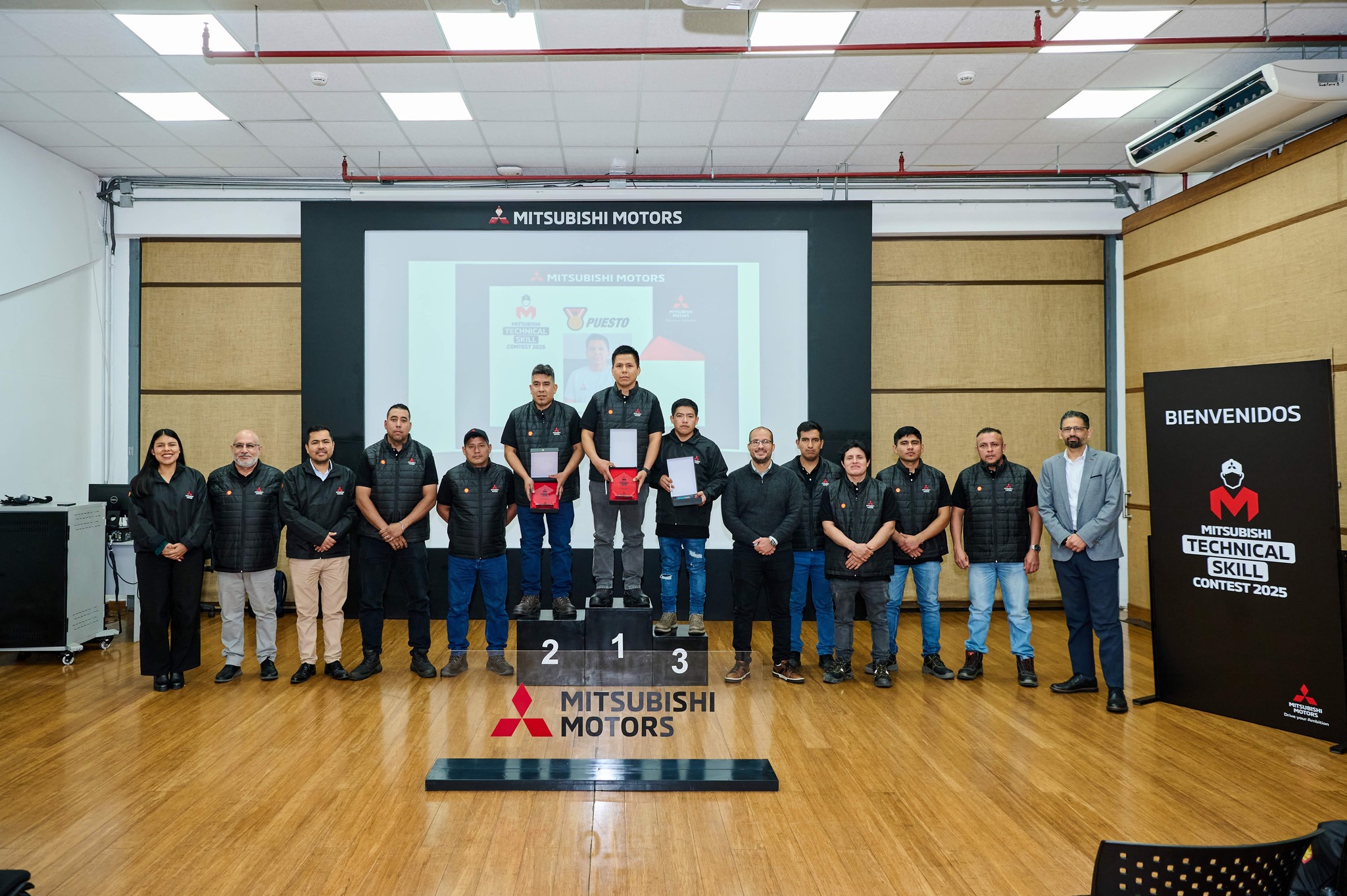 Técnicos de Lima y Trujillo destacan en concurso nacional de habilidades de Mitsubishi Motors Perú