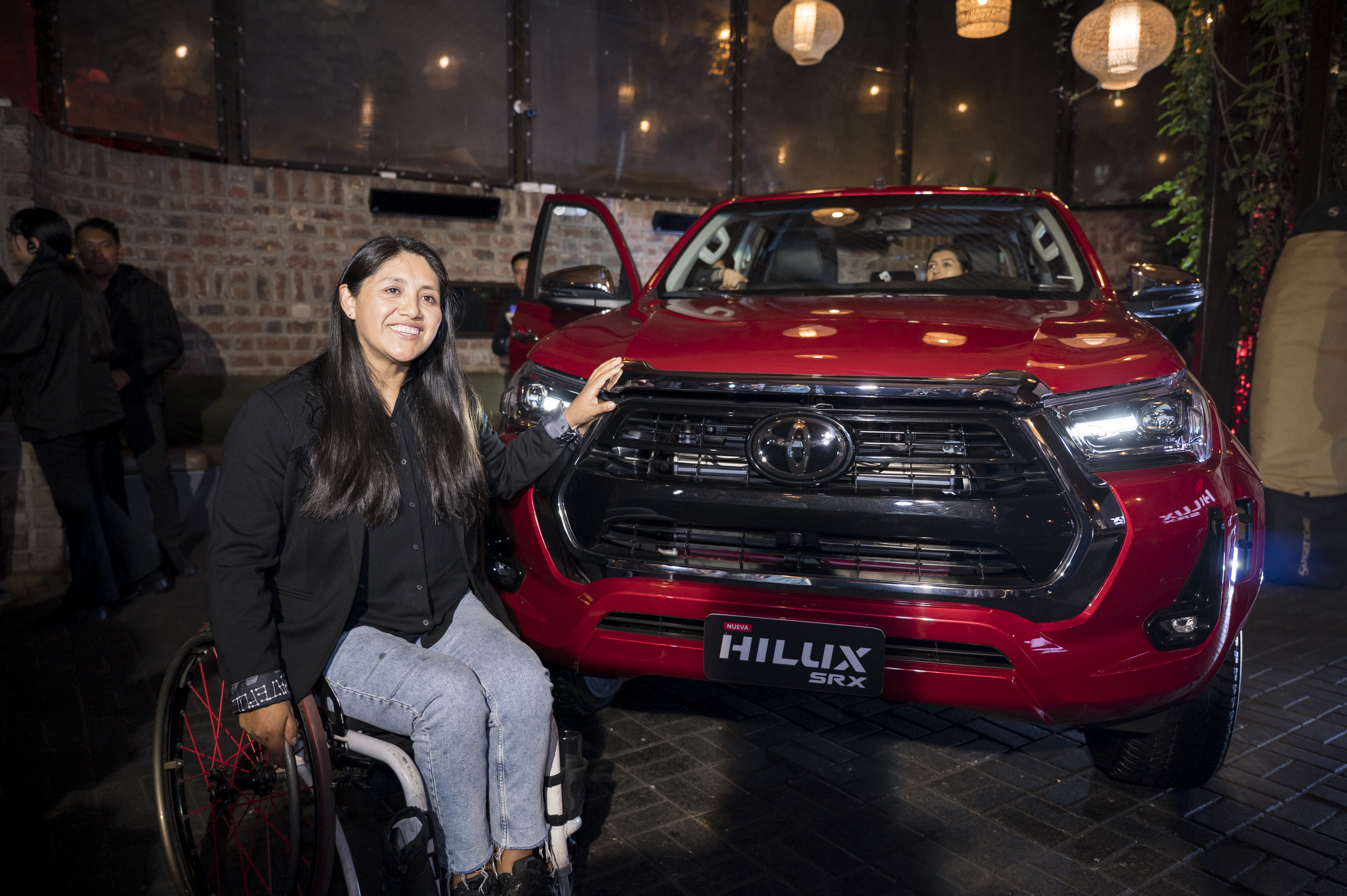 Nueva Toyota Hilux SRX: elegancia, confort y tecnología para liderar tu camino