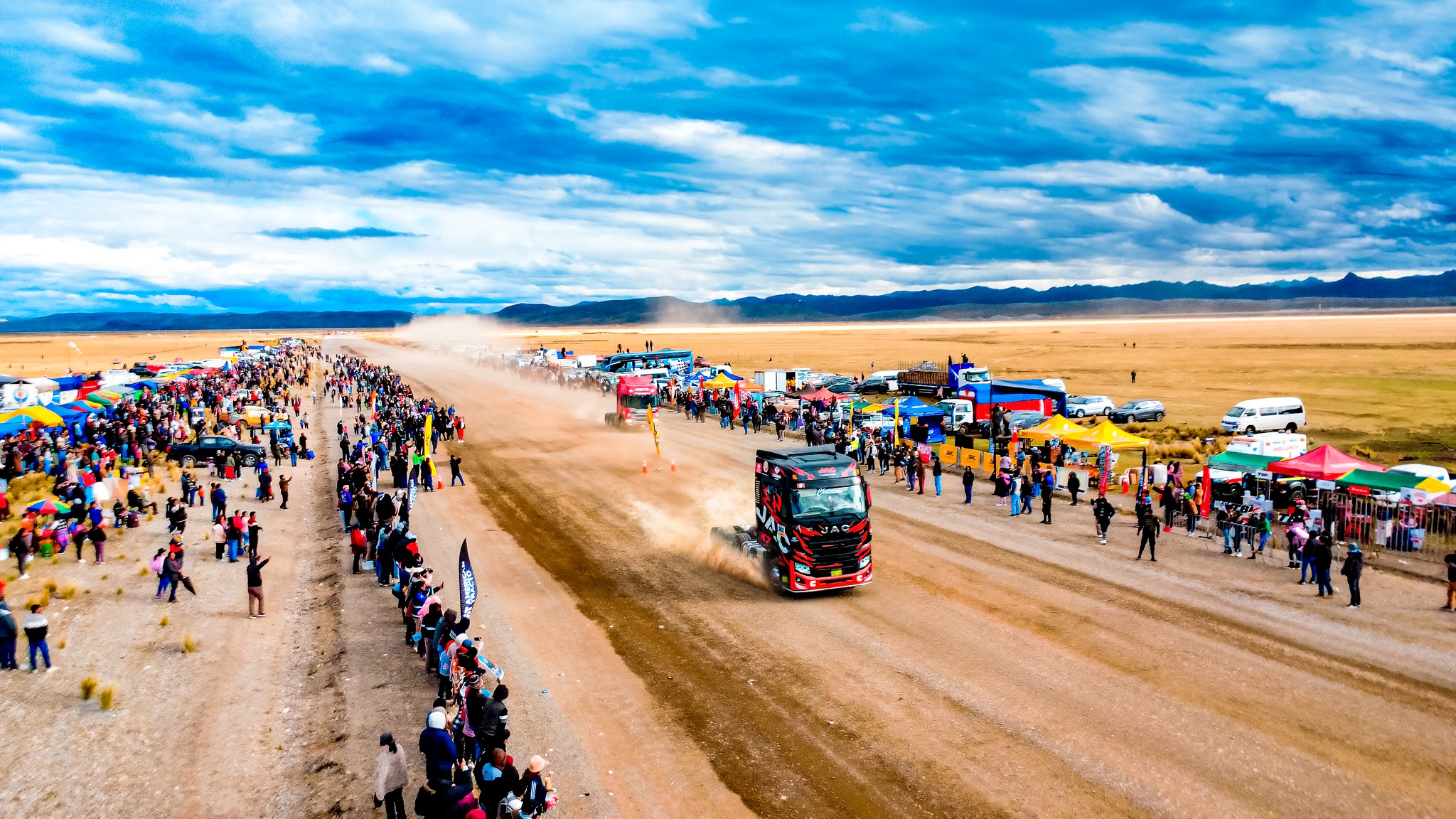 JAC celebra el “Mes del Camionero” con activaciones y el Tour del Dragón Rojo