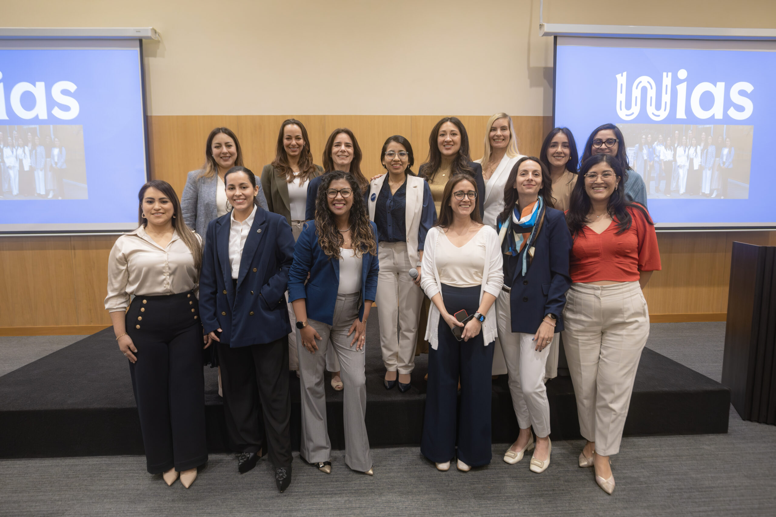 Mujeres profesionales del sector automotriz se unen para acelerar participación femenina en el rubro