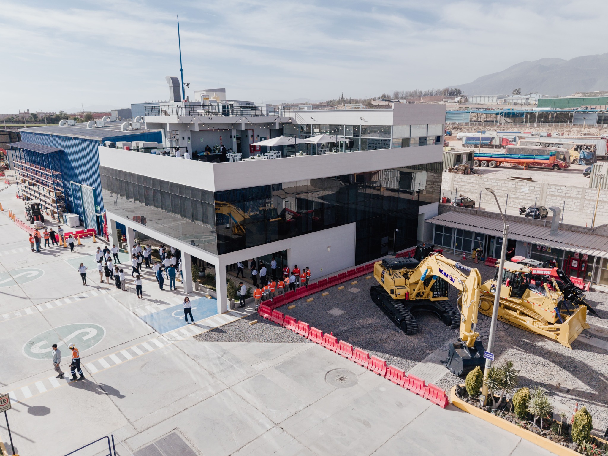 Komatsu-Mitsui inaugura su primera sucursal ambientalmente sostenible en Arequipa