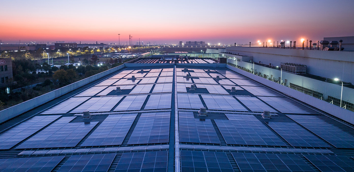 Inchcape supera los 1.500 paneles solares en la región y acelera su camino hacia la carbono neutralidad
