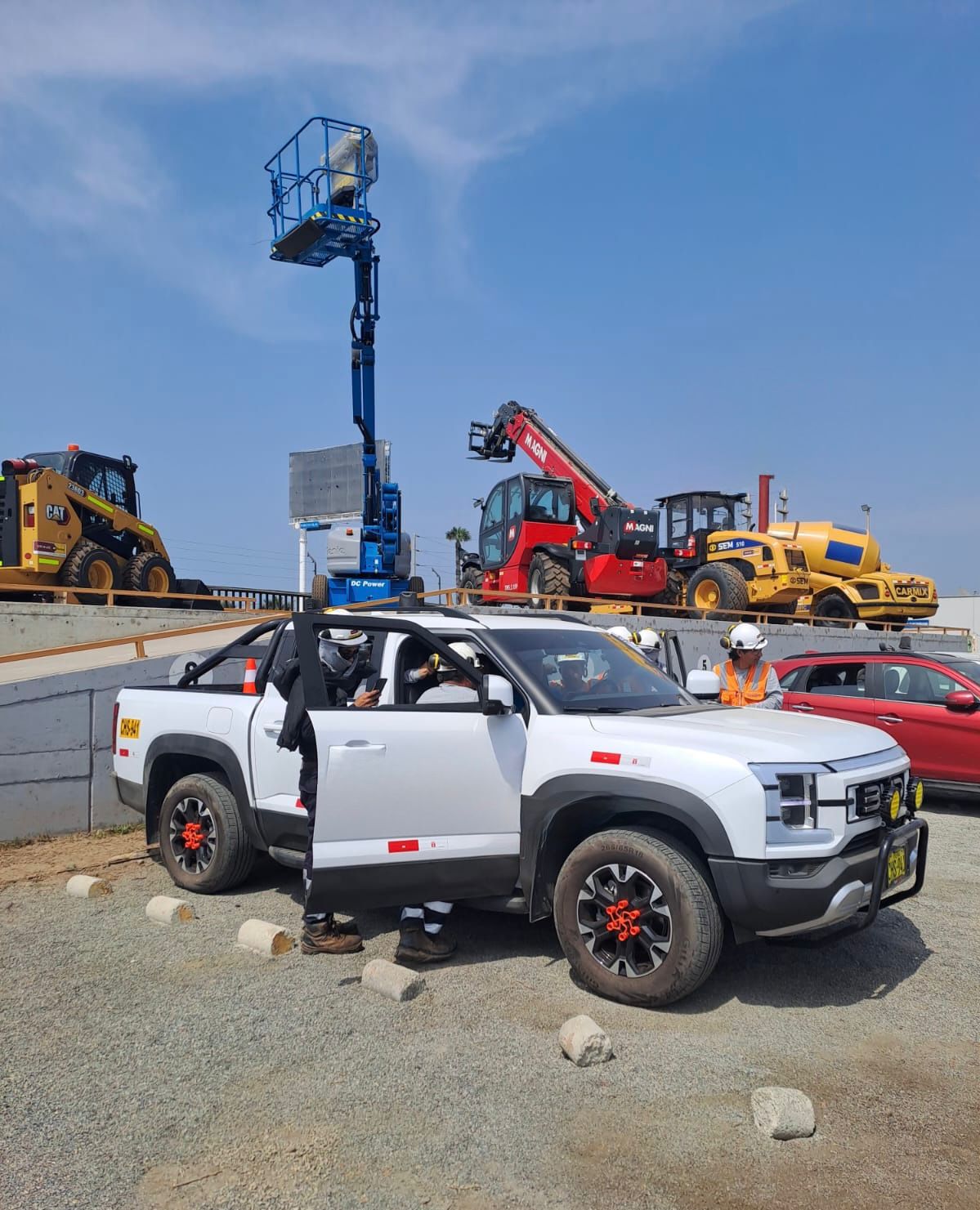 BYD ingresa al sector minero y de construcción con la entrega de vehículos Shark a EuroRenting