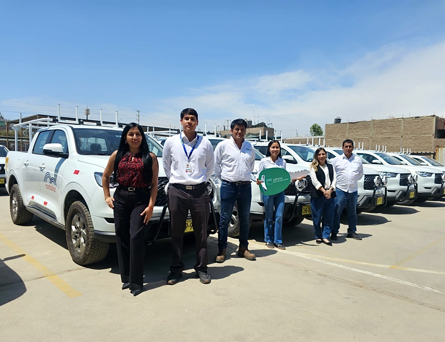 Movilidad corporativa en expansión: Arval Perú amplía flota de Cantalloc y Electrodunas con 42 nuevas pickups