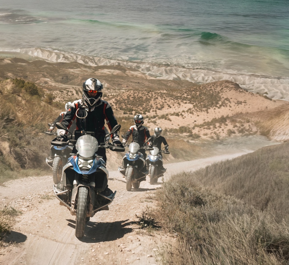 Cinco consejos de BMW Motorrad para una escapada en moto este fin de semana largo