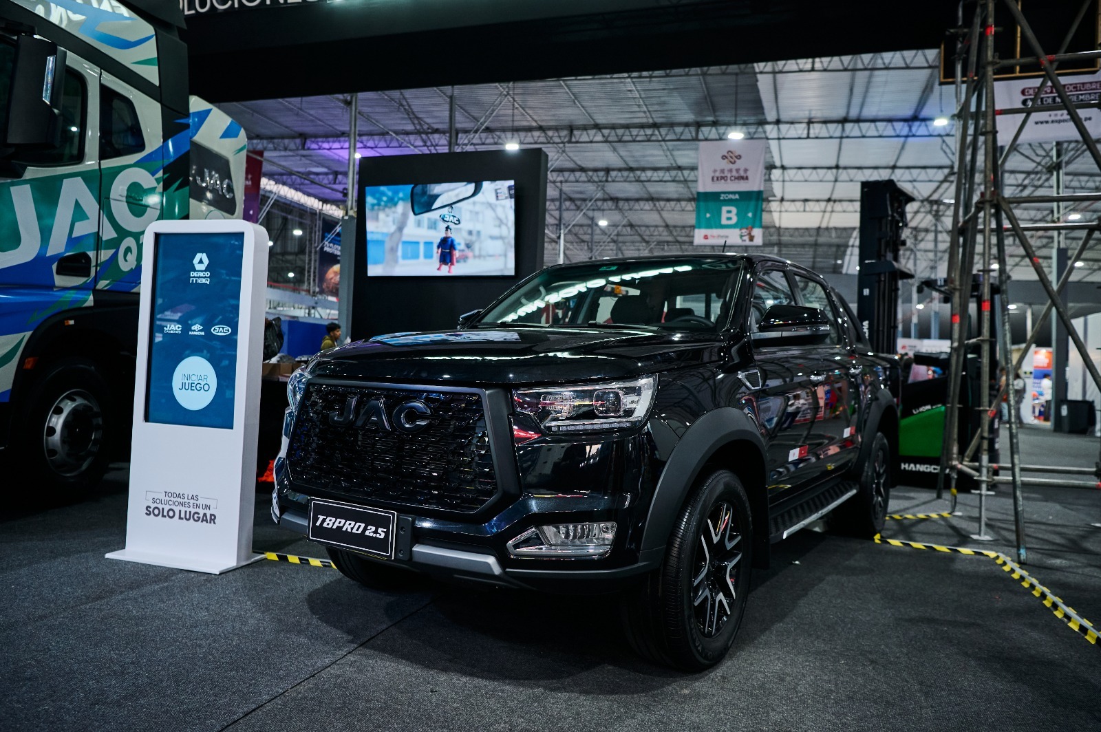 JAC Motors presentó su portafolio integral de autos y camiones en Perú Cargo Week, en línea con su estrategia de expansión One JAC en el país