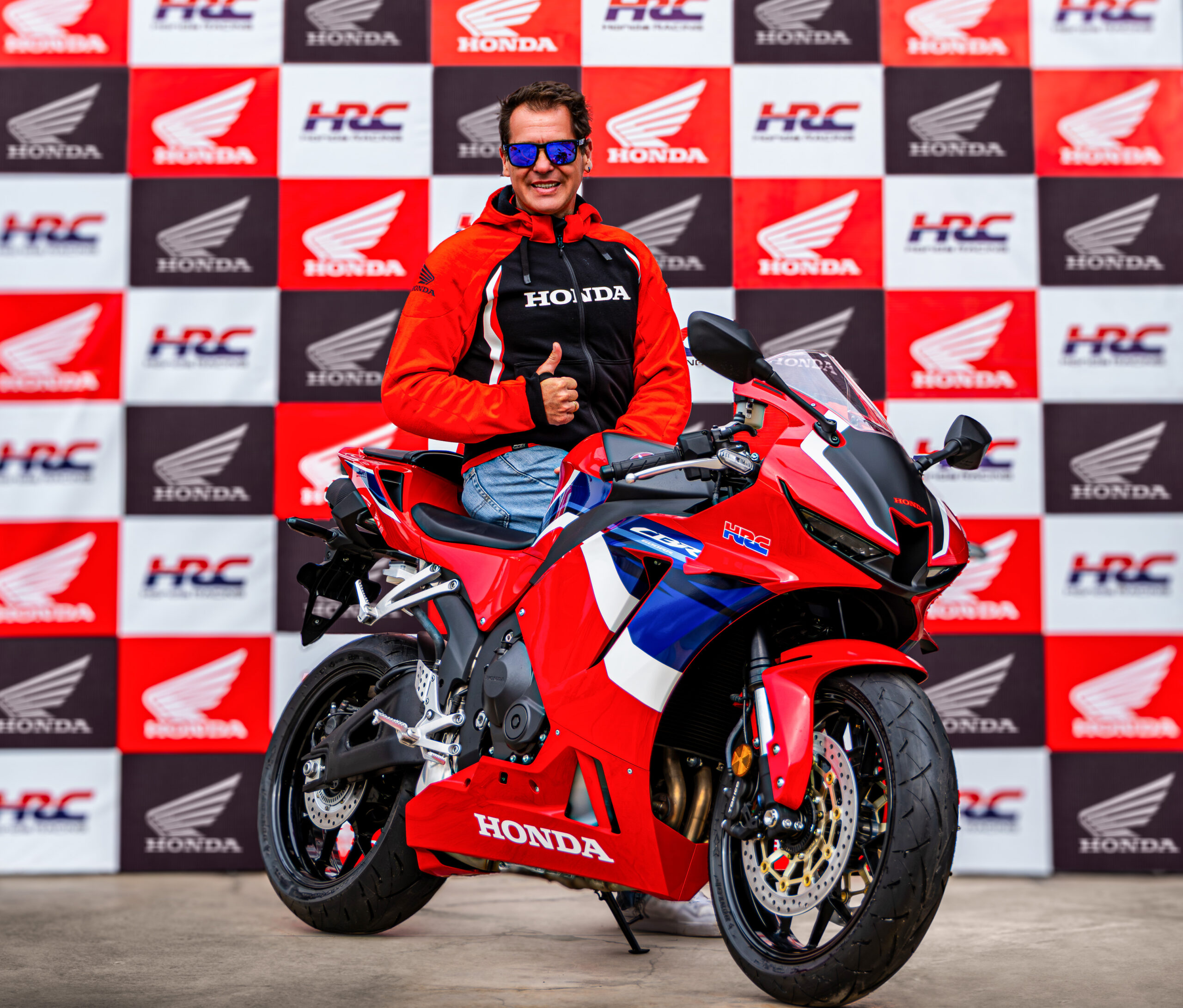 Renzo Cecchi renueva con Honda del Perú