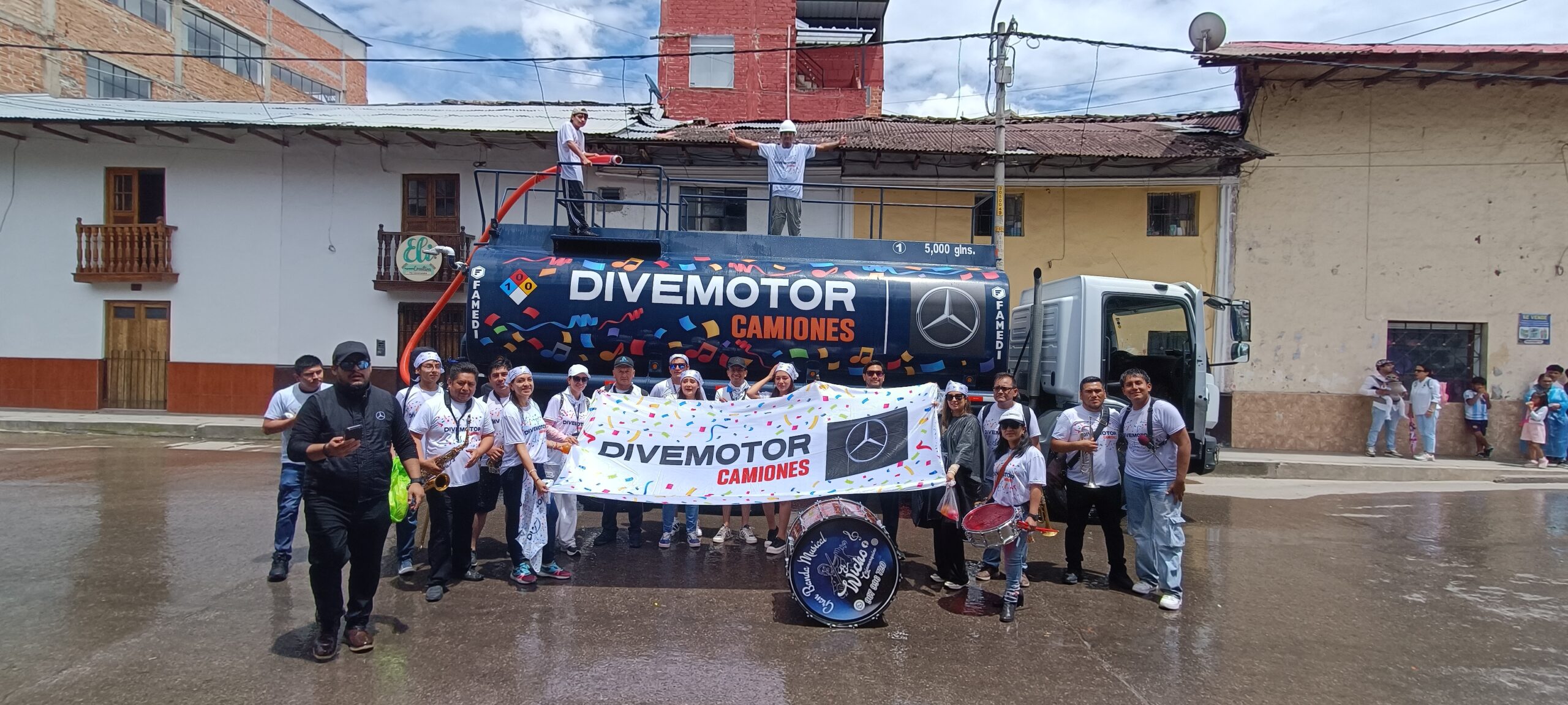 Divemotor y Mercedes-Benz presentes en el Carnaval de Cajamarca 2026